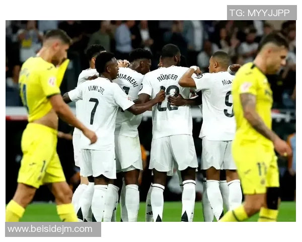 野兽般的力量与技巧展现足球场上的王者风范